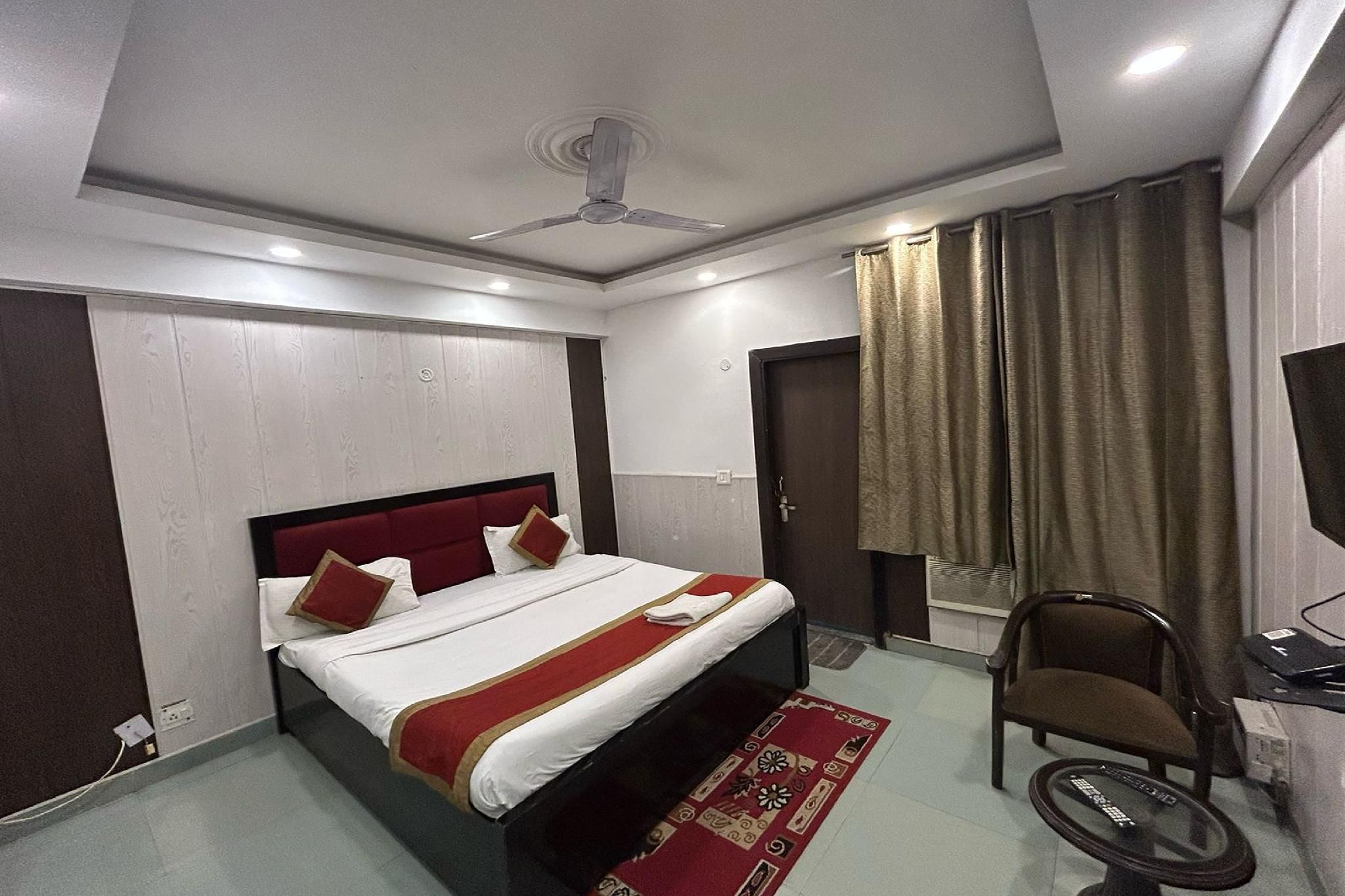 Hotel B K House Deluxe Room 2