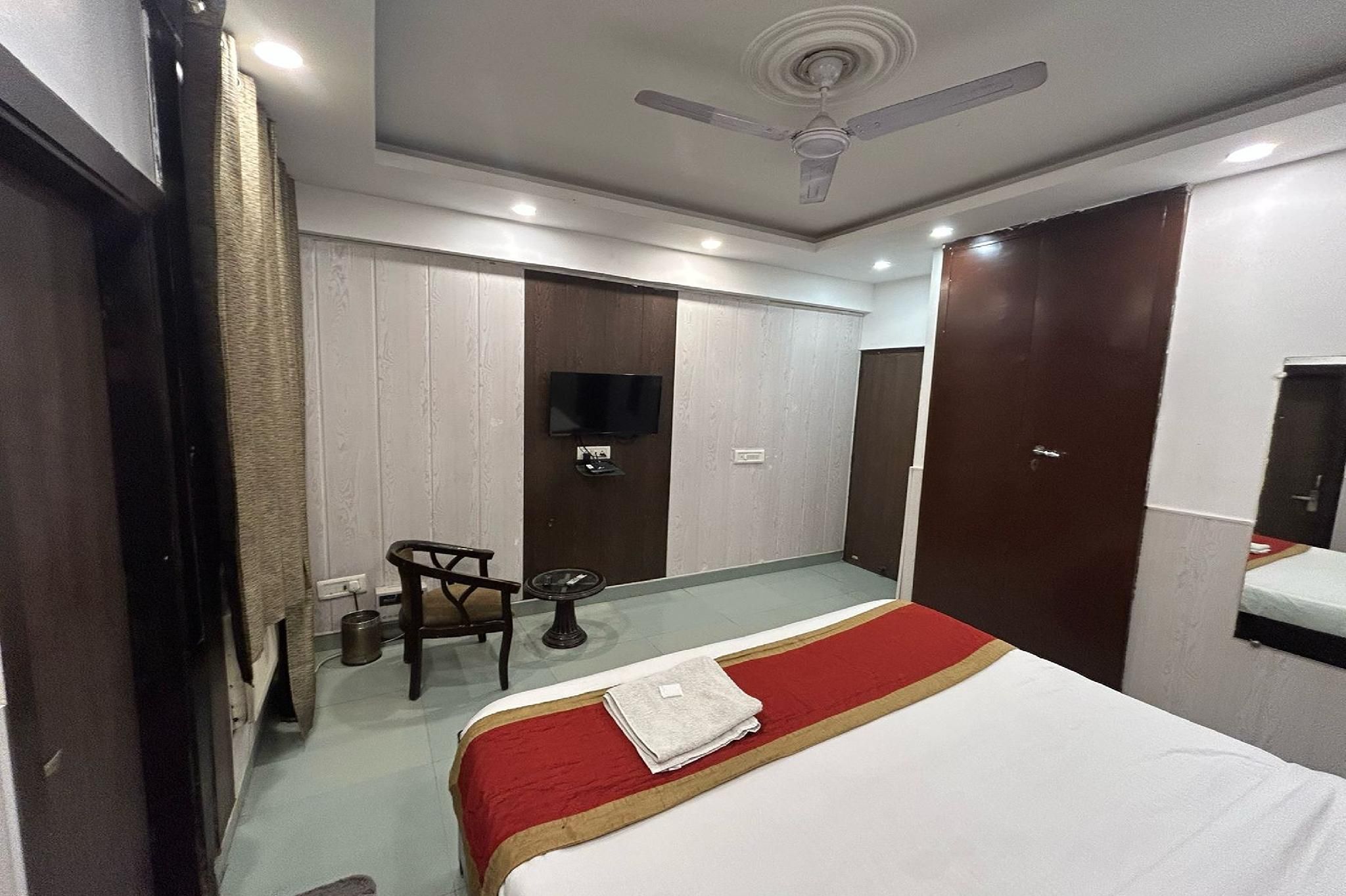 Hotel B K House Deluxe Room 3