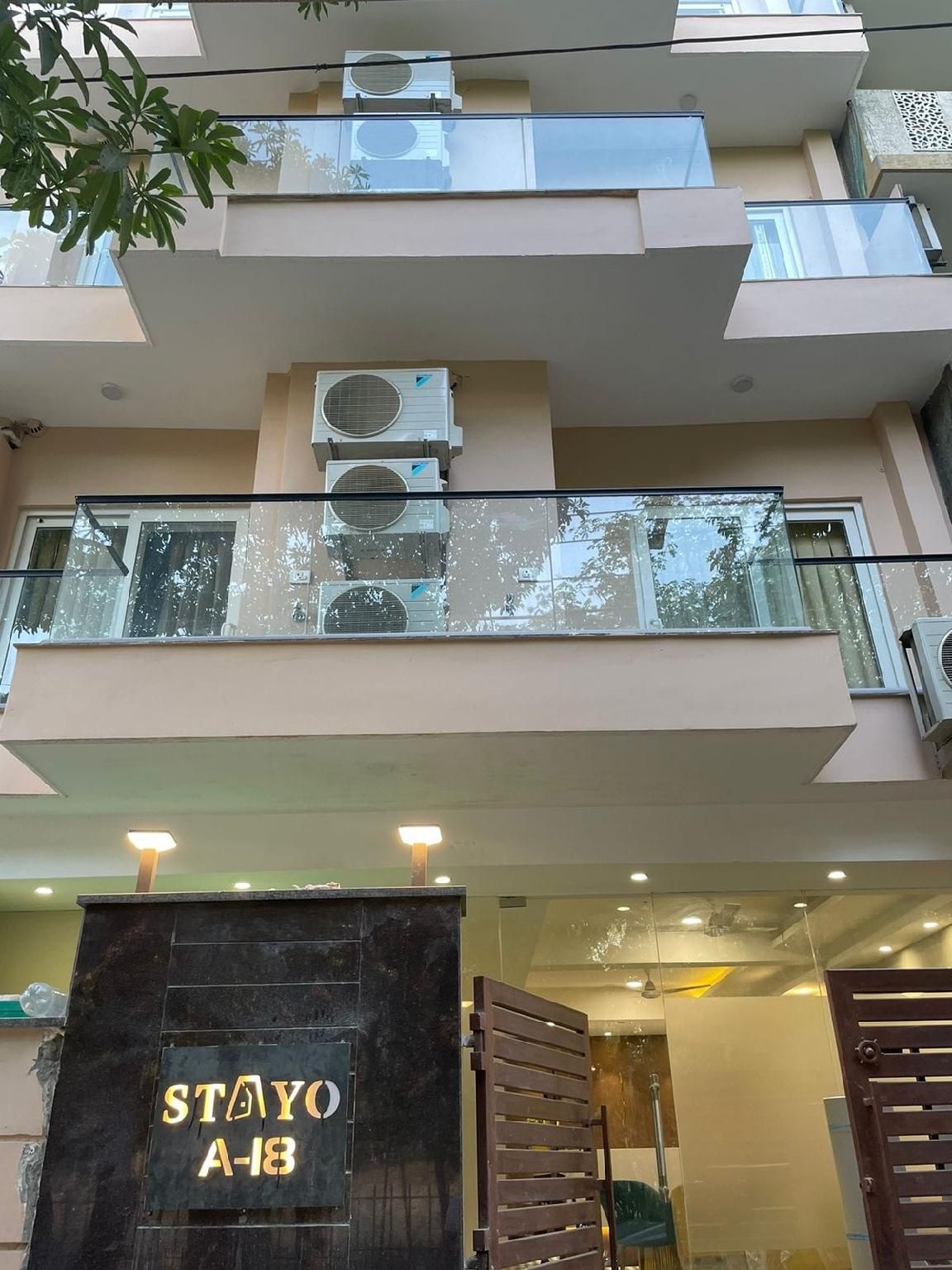 Stayo Rooms Golf course Road Sector 55