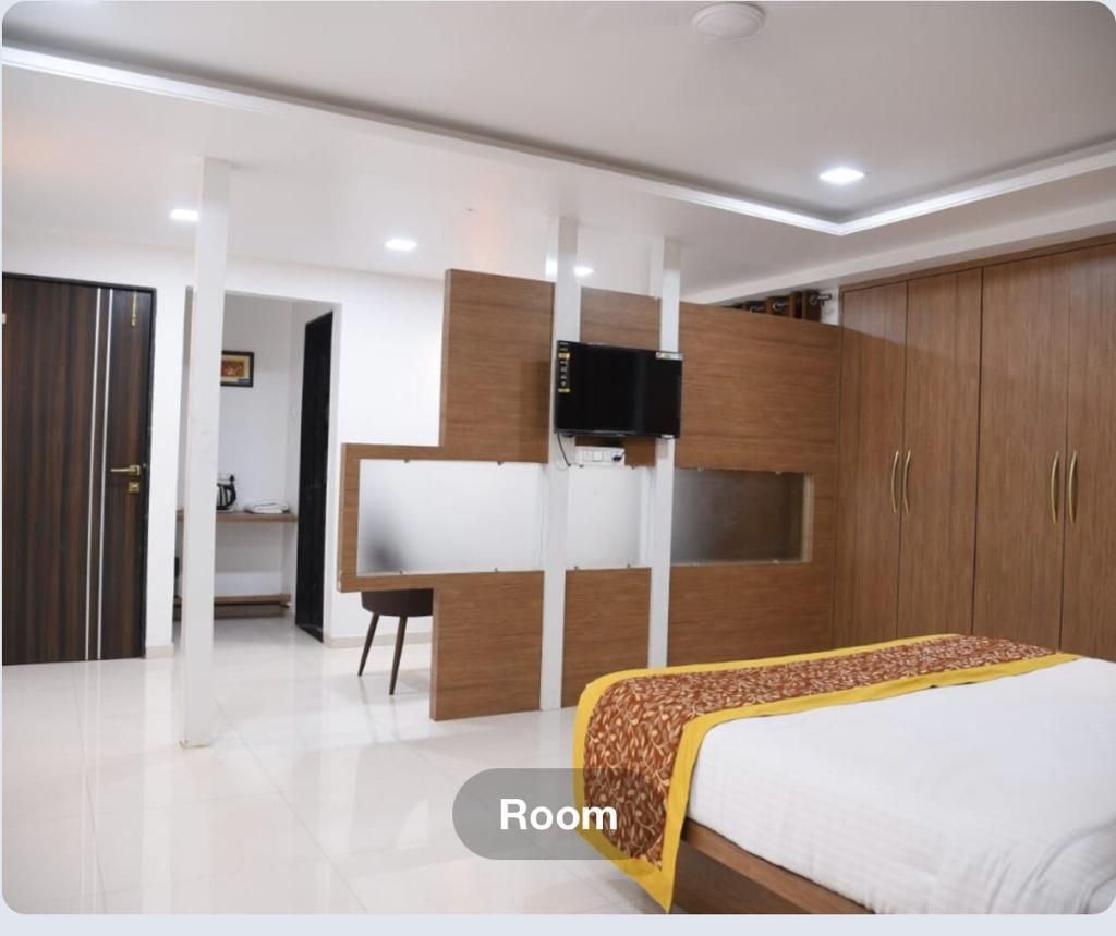 Deluxe AC Room