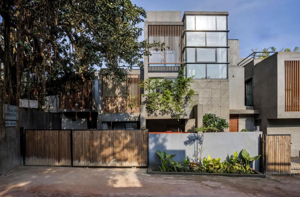 VaNa - A Lindsay Manor