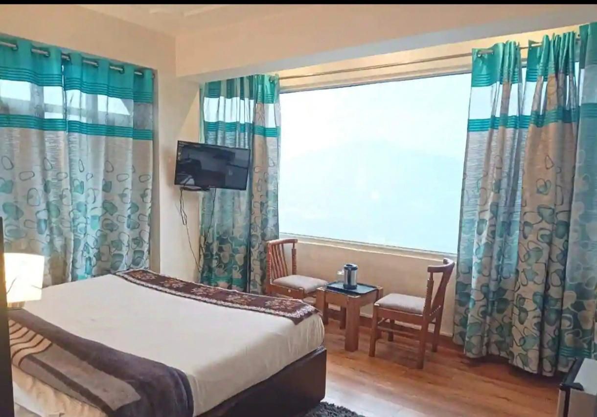 Hotel The Golden Paradise Shimla Super Deluxe
