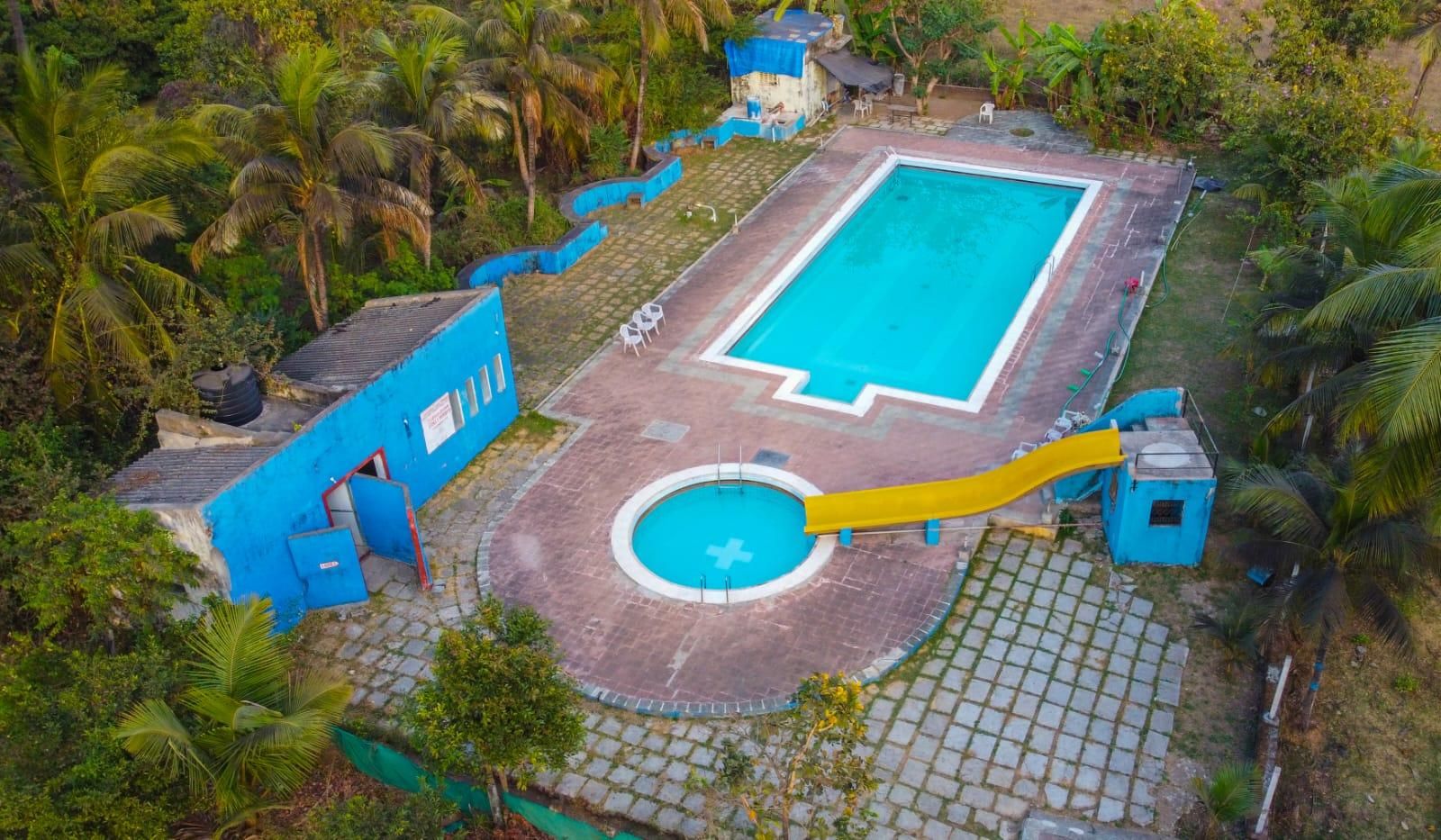 Swimming pool