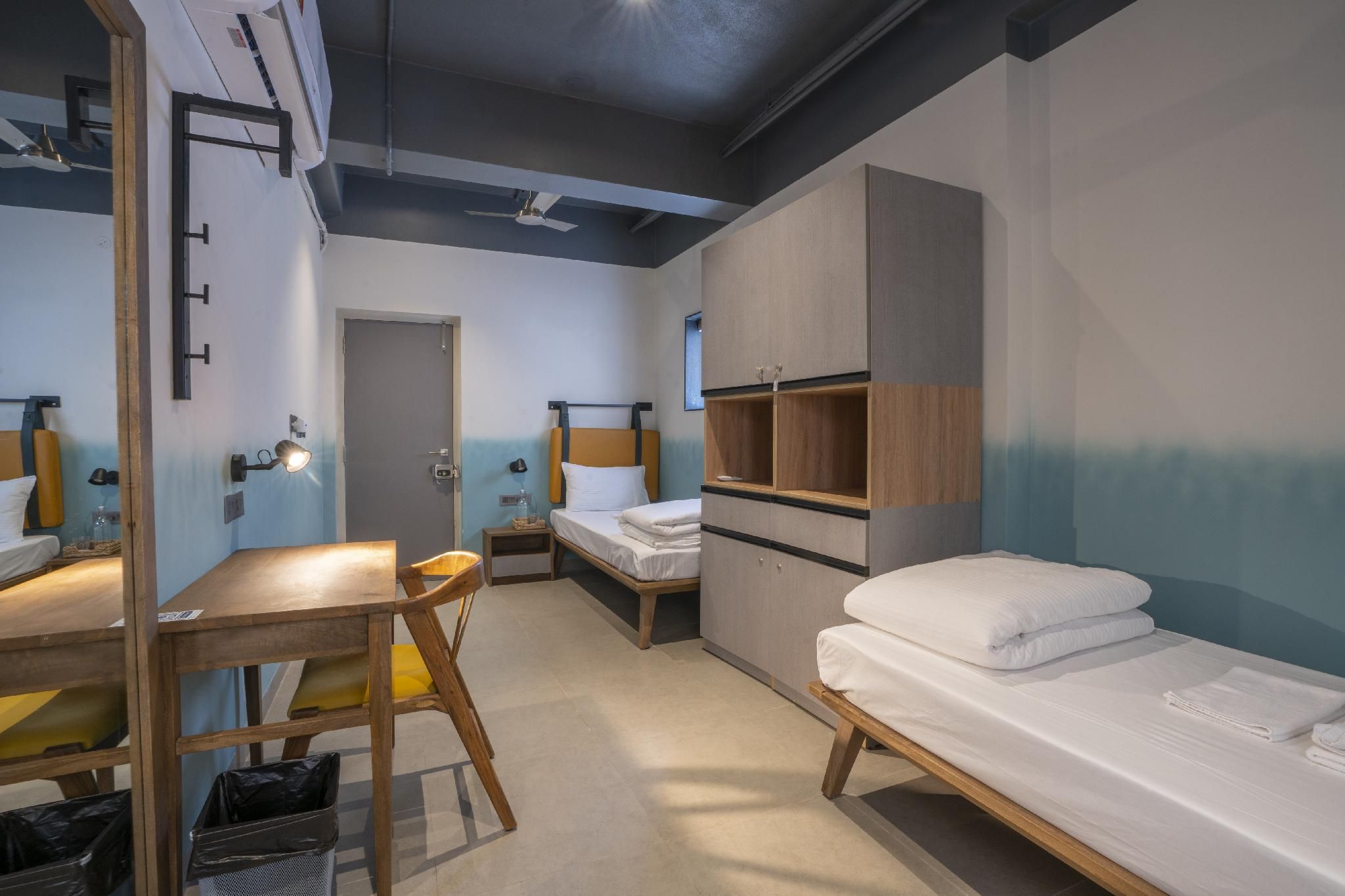 Twin Share with Shared Bathroom