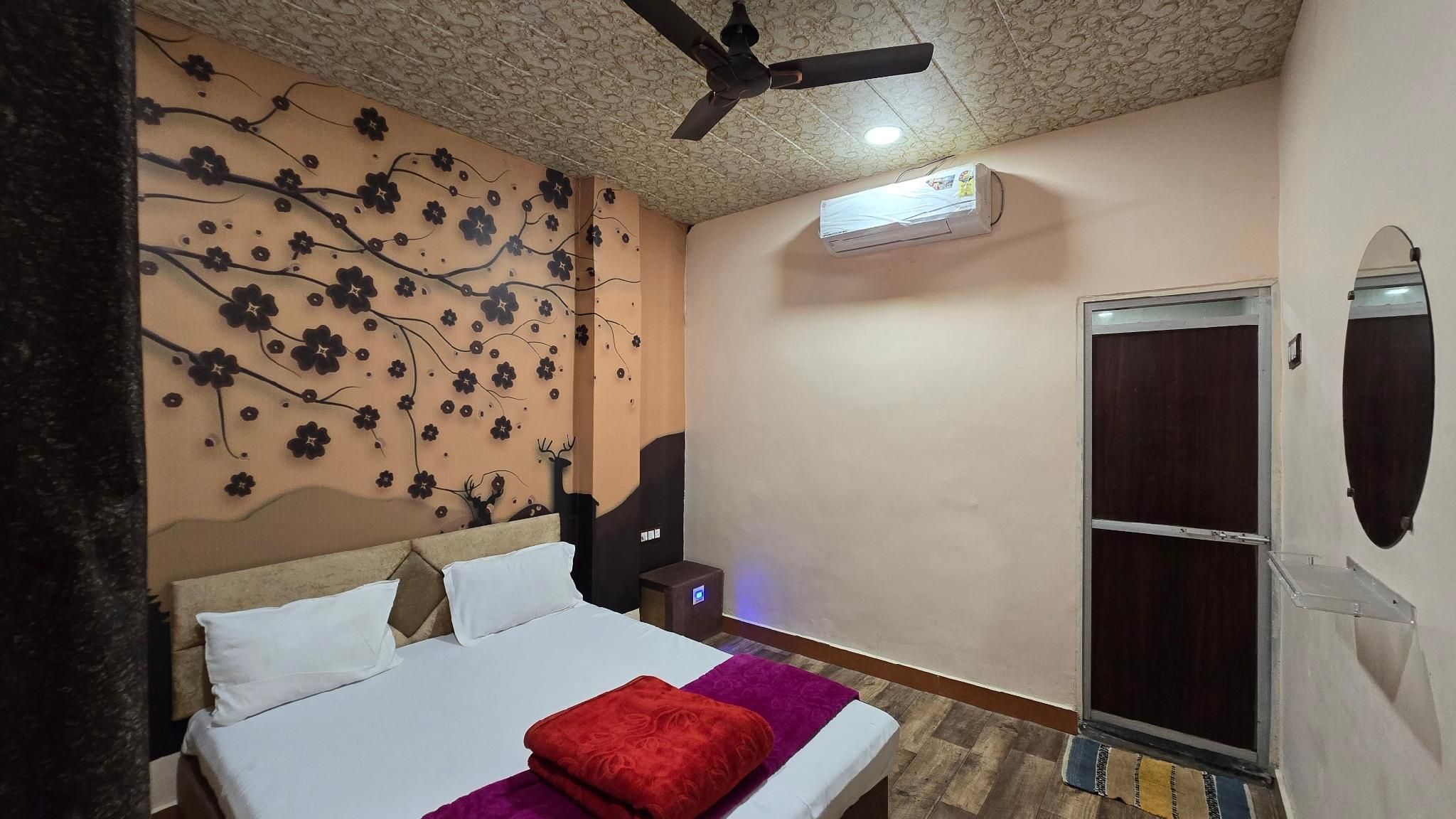 Deluxe Double AC Room with Ensuite Bathroom