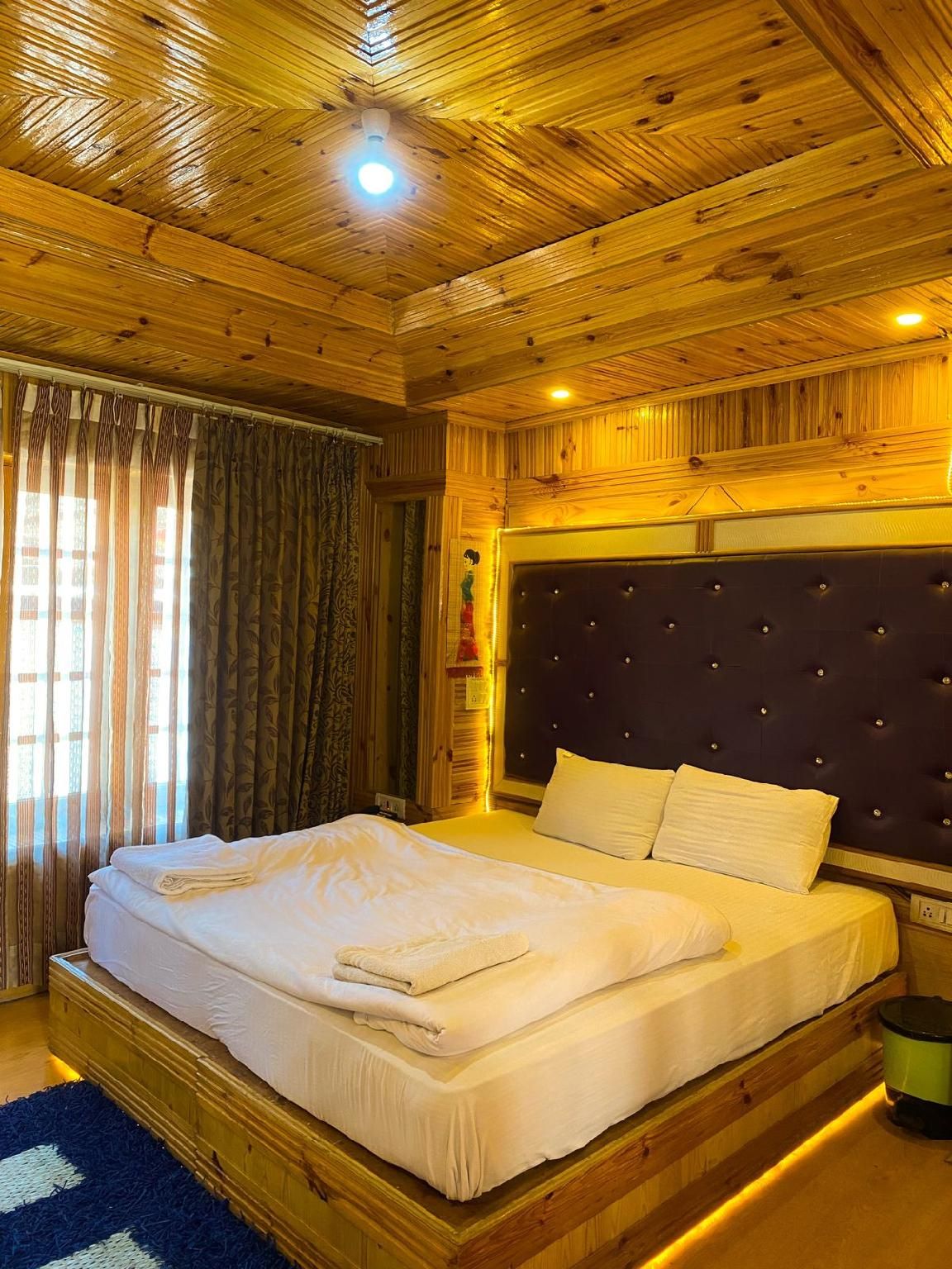 Super Deluxe Room with Mountain View