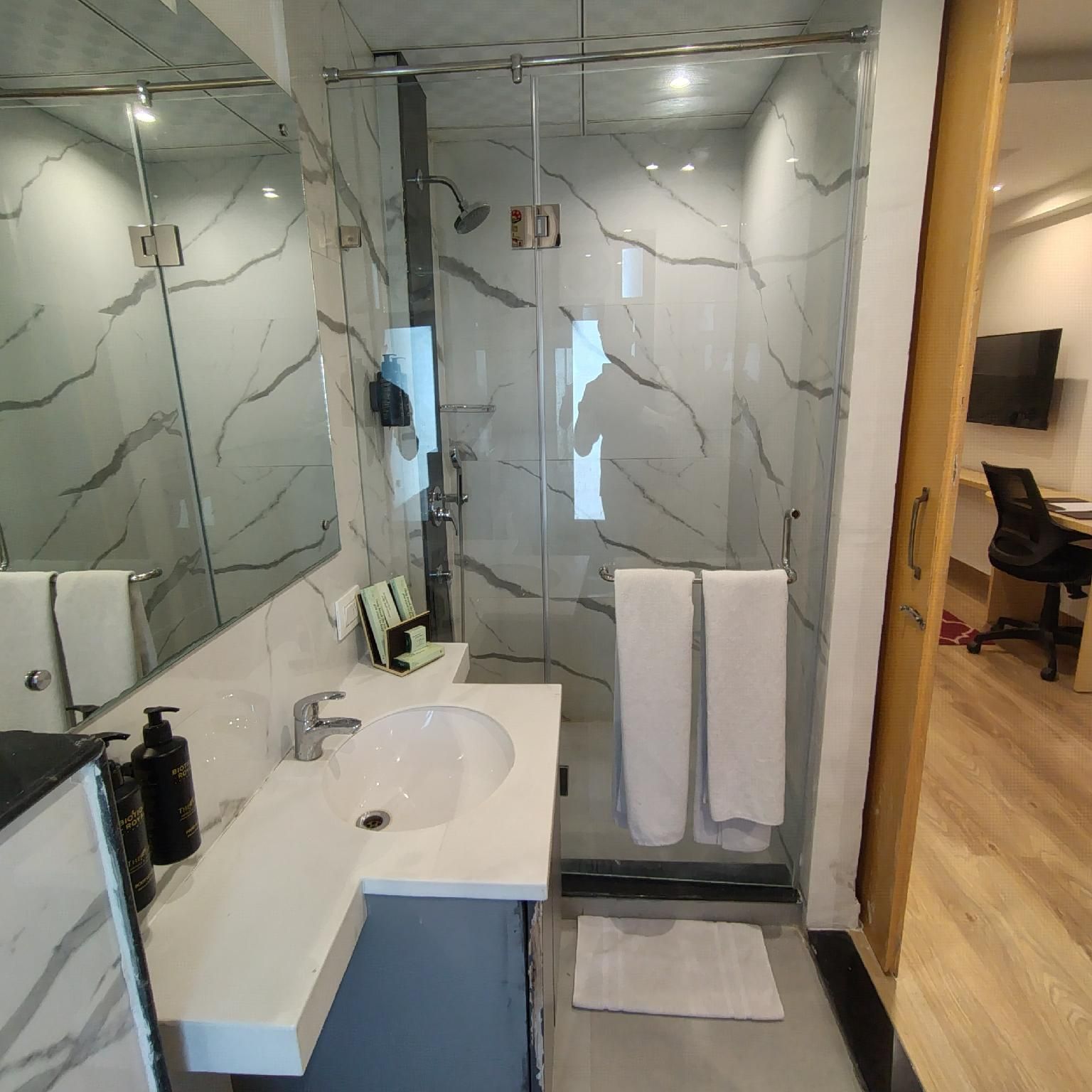 The Grand Anukampa Hotels & Suites Premier City View Room 3