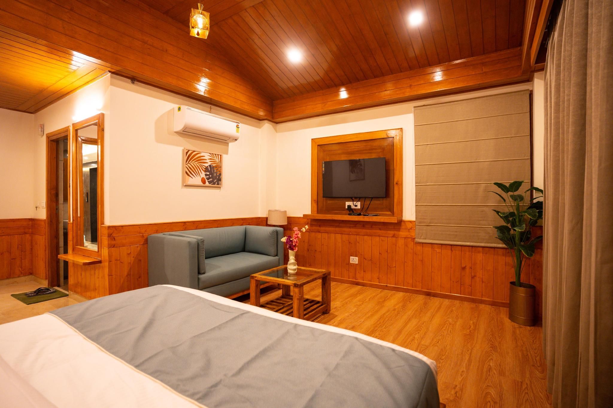 Sparklyn view Luxe Super Deluxe Mountain View Room