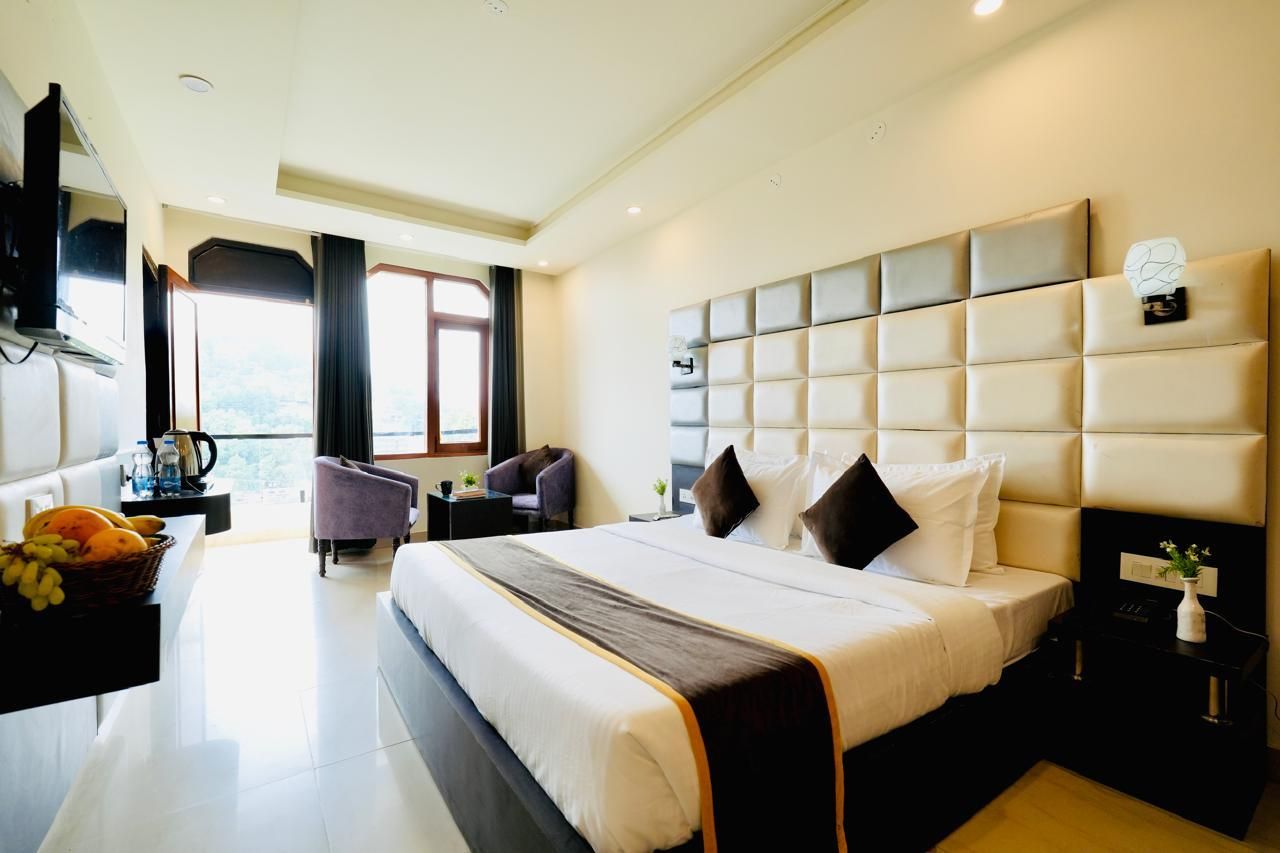 Deluxe Room with Valley View