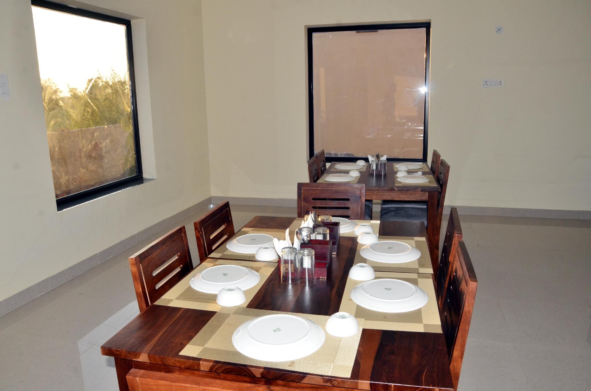 Food & Dining