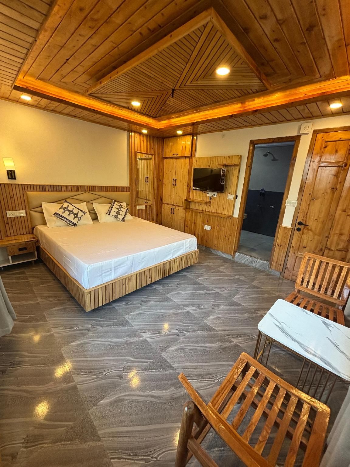 Mountain Deluxe Room