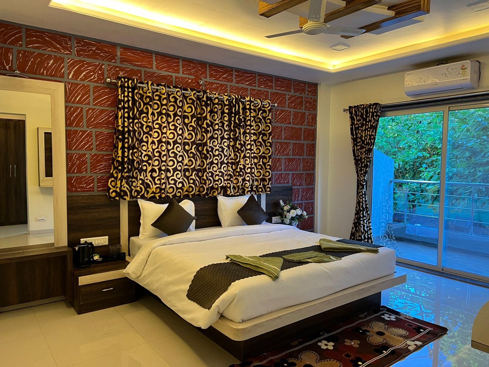 Super Deluxe Room with Balcony