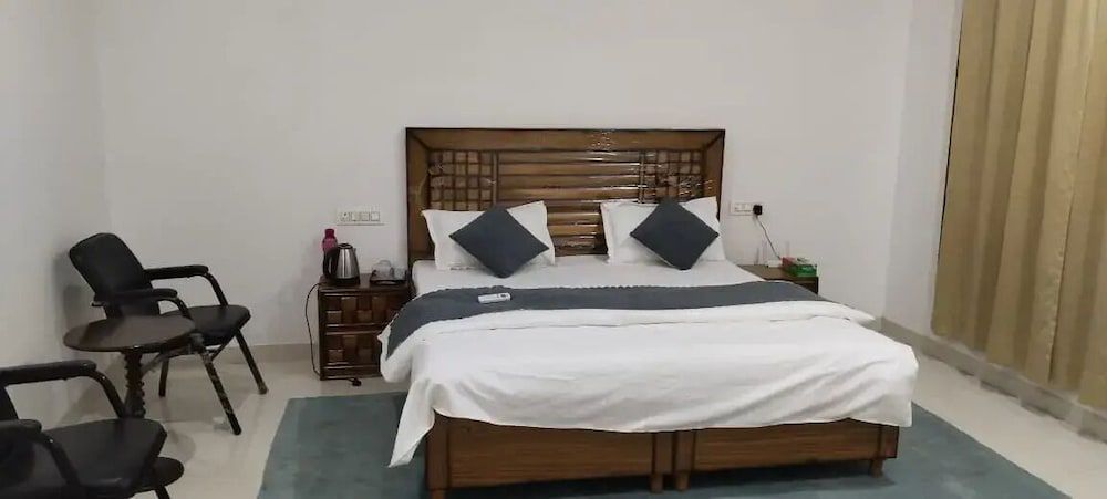 BJ Villa Double or Twin Room 4