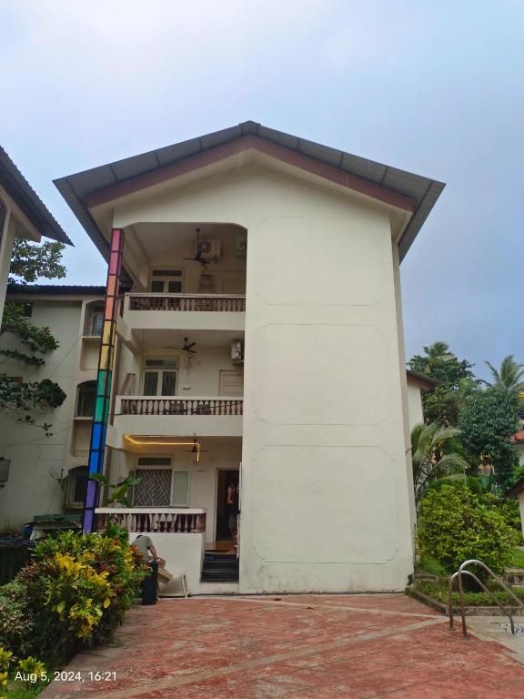 Poolside Apartment Bliss by the Pool Candolim Goa