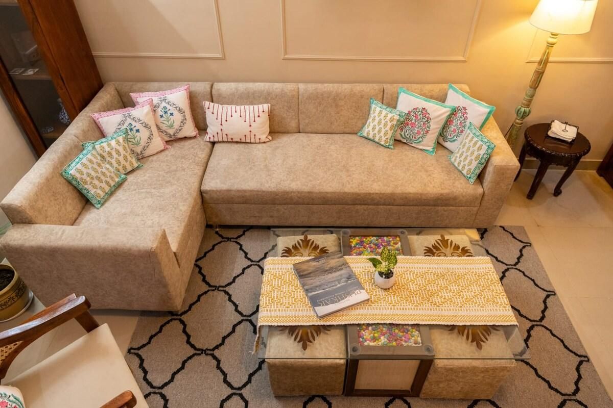 A Private 3BHK Flat : Heritage-themed Royal Stay