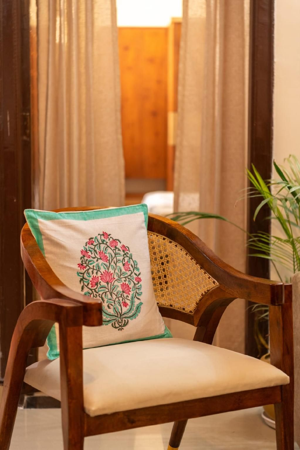 A Private 3BHK Flat : Heritage-themed Royal Stay