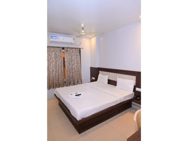 Deluxe AC Room
