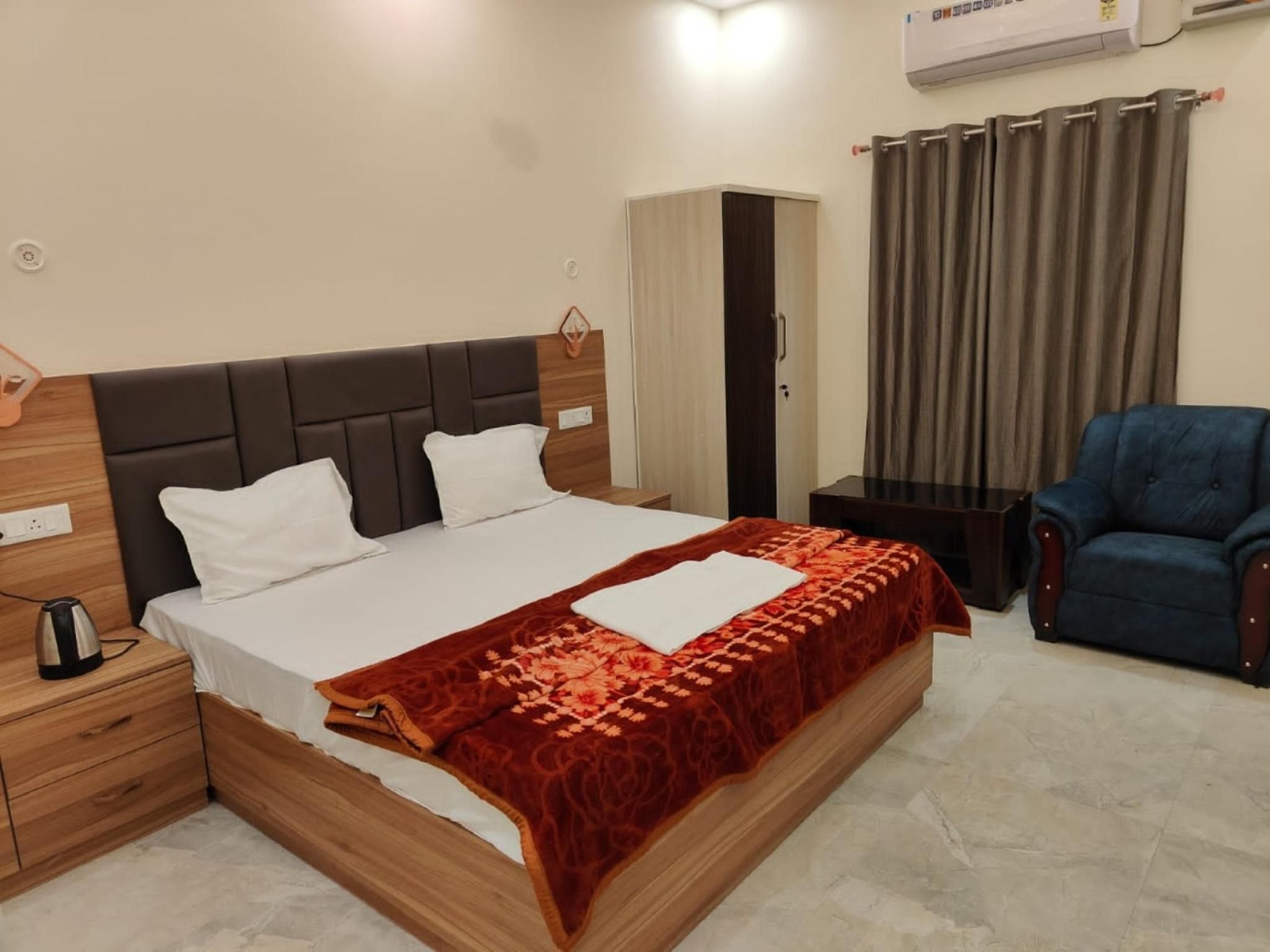 Quadruple Family Room with Air Conditioning