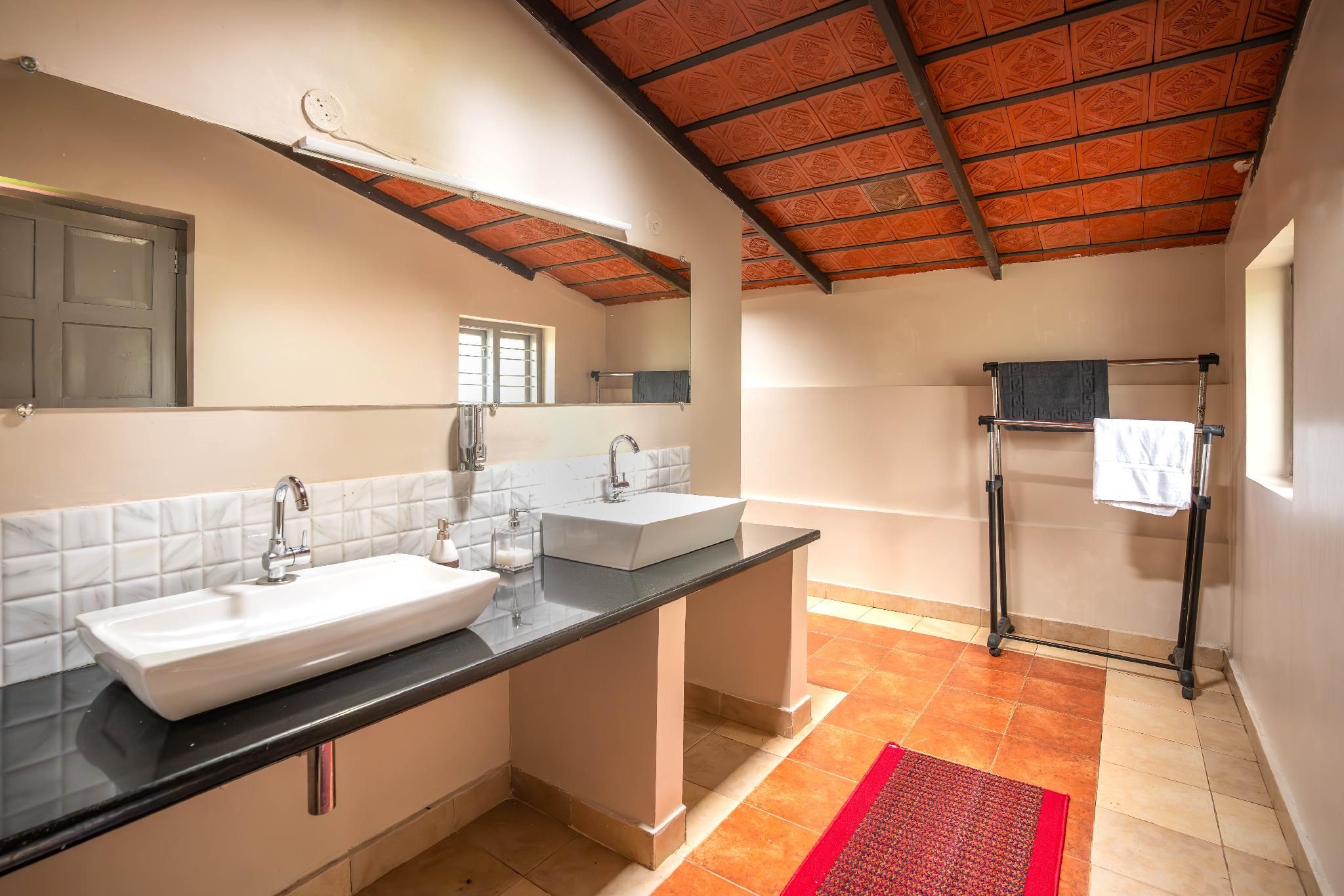 6 Bed Community Villa