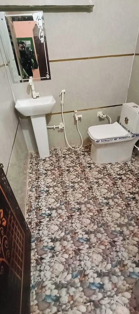 Hotel Shree Gopal Niketan Mathura Deluxe Double Room, City View 3