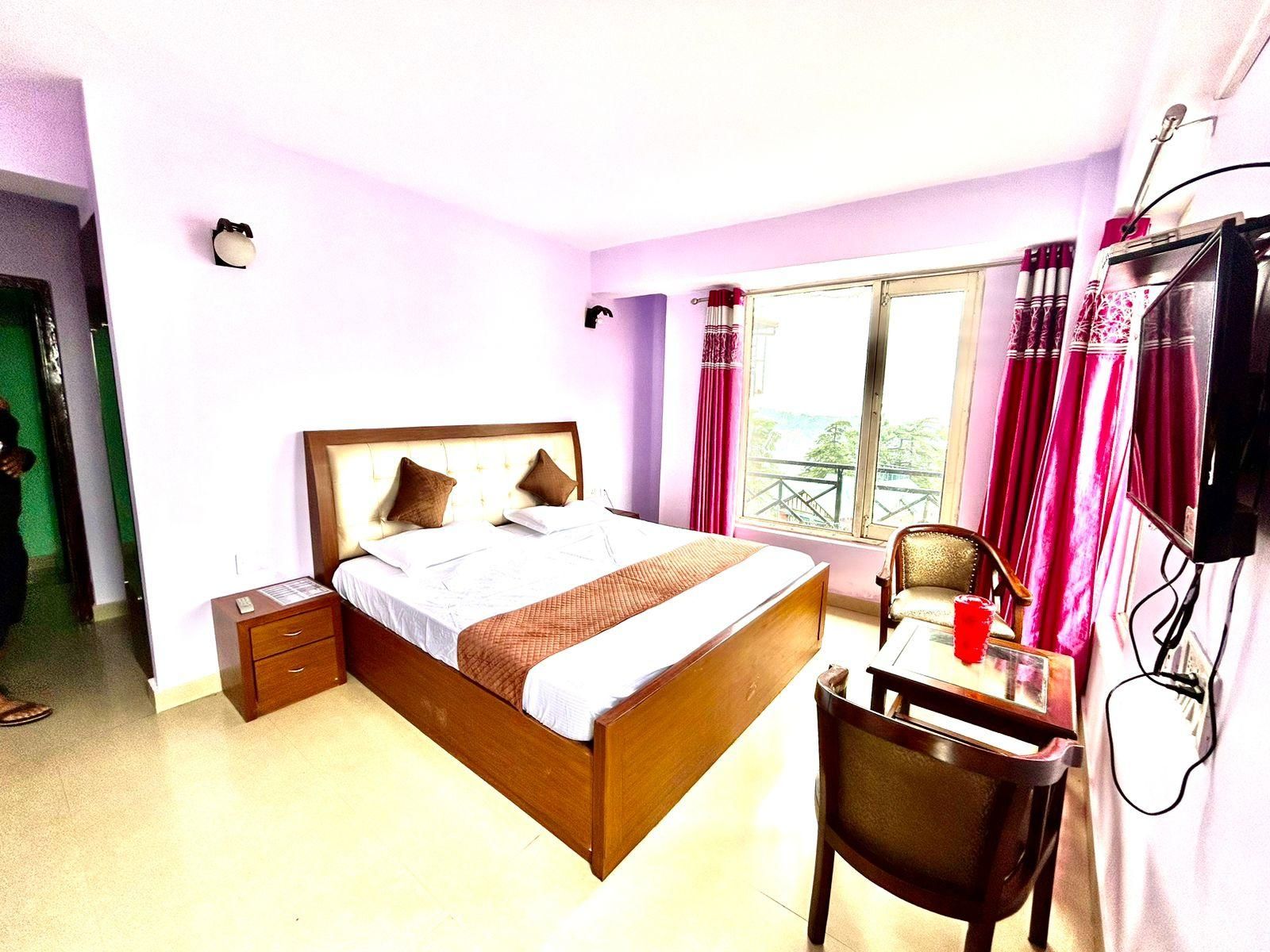 HOTEL HOWARD Deluxe Queen 2