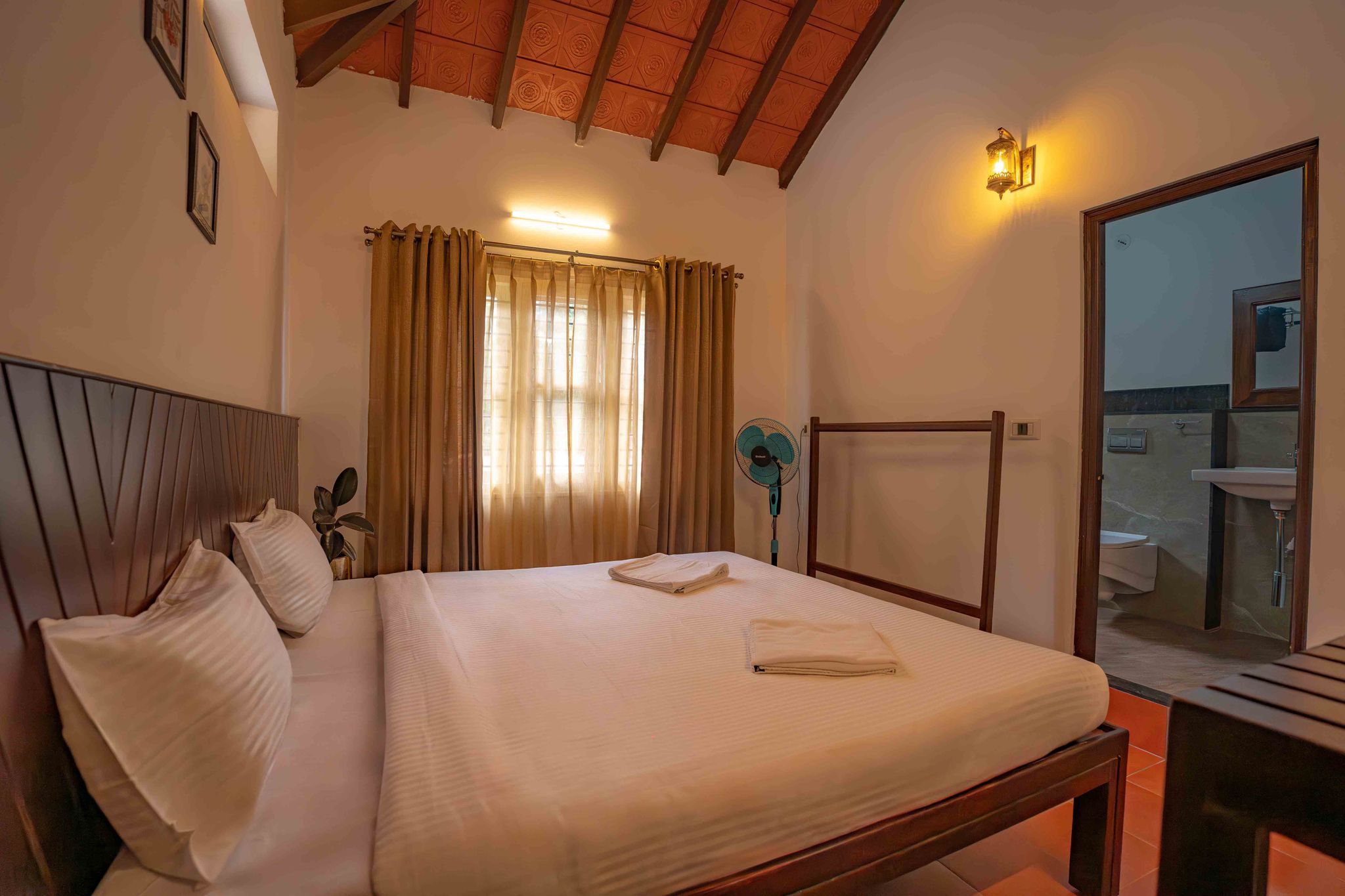 Hanchinamane Heritage by Z Vacations Raaga - The Double Bedded Heritage Room 5