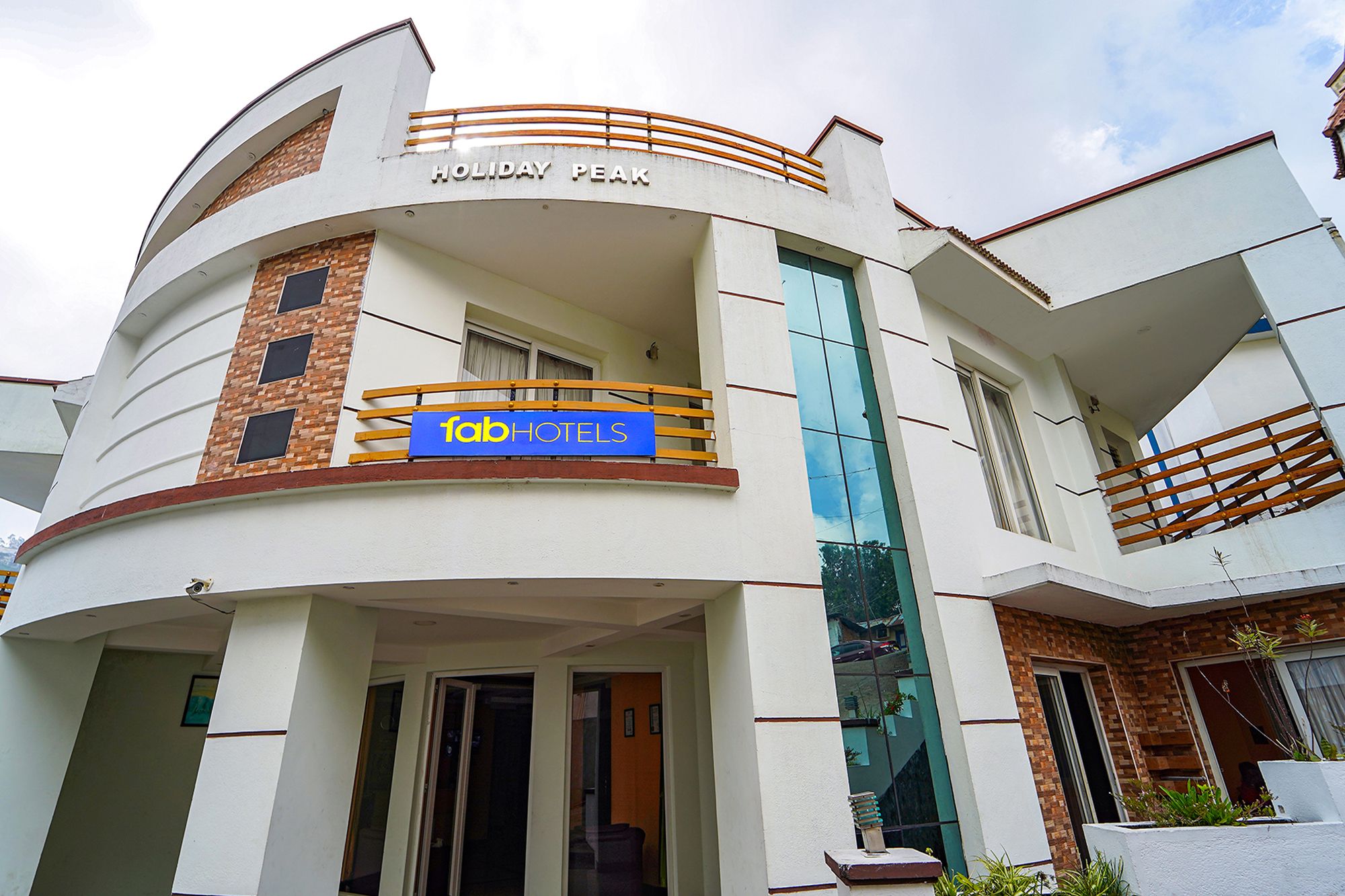 FabHotel Rajathi Holiday Peak