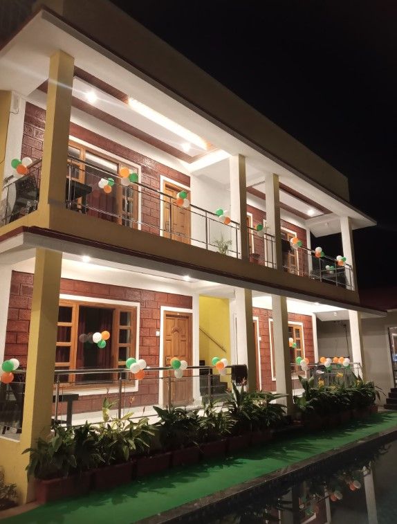 Hotel Nagavkars palace