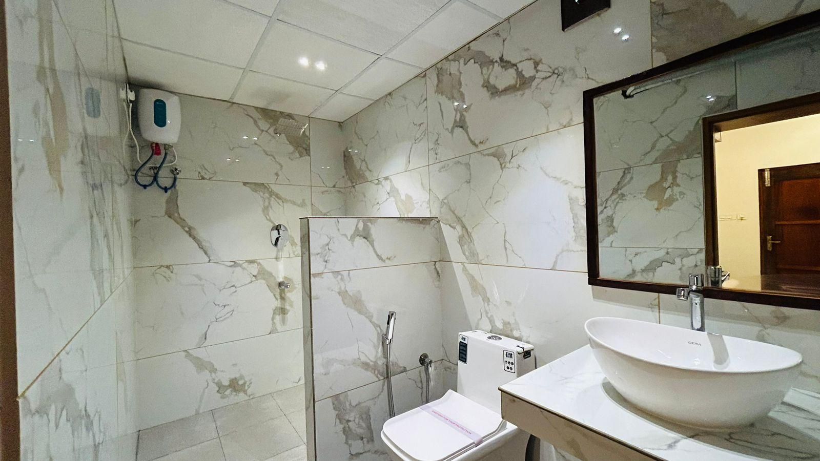 Santa Maria - An Airport Boutique by the Sea Deluxe Double or Twin 3