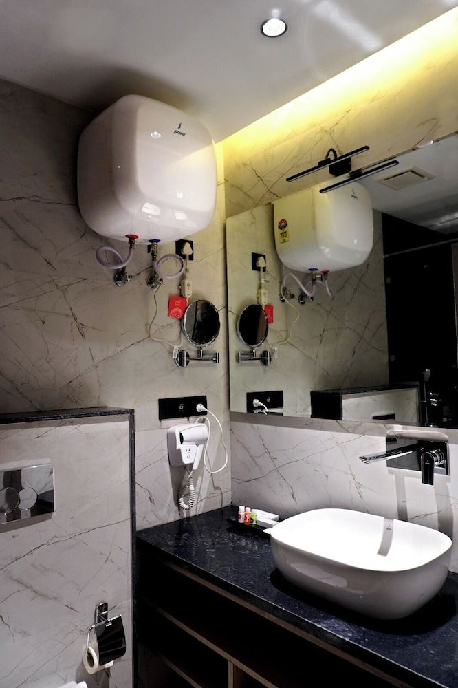 HOTEL HRISHIKESH HIGH Deluxe Room 4