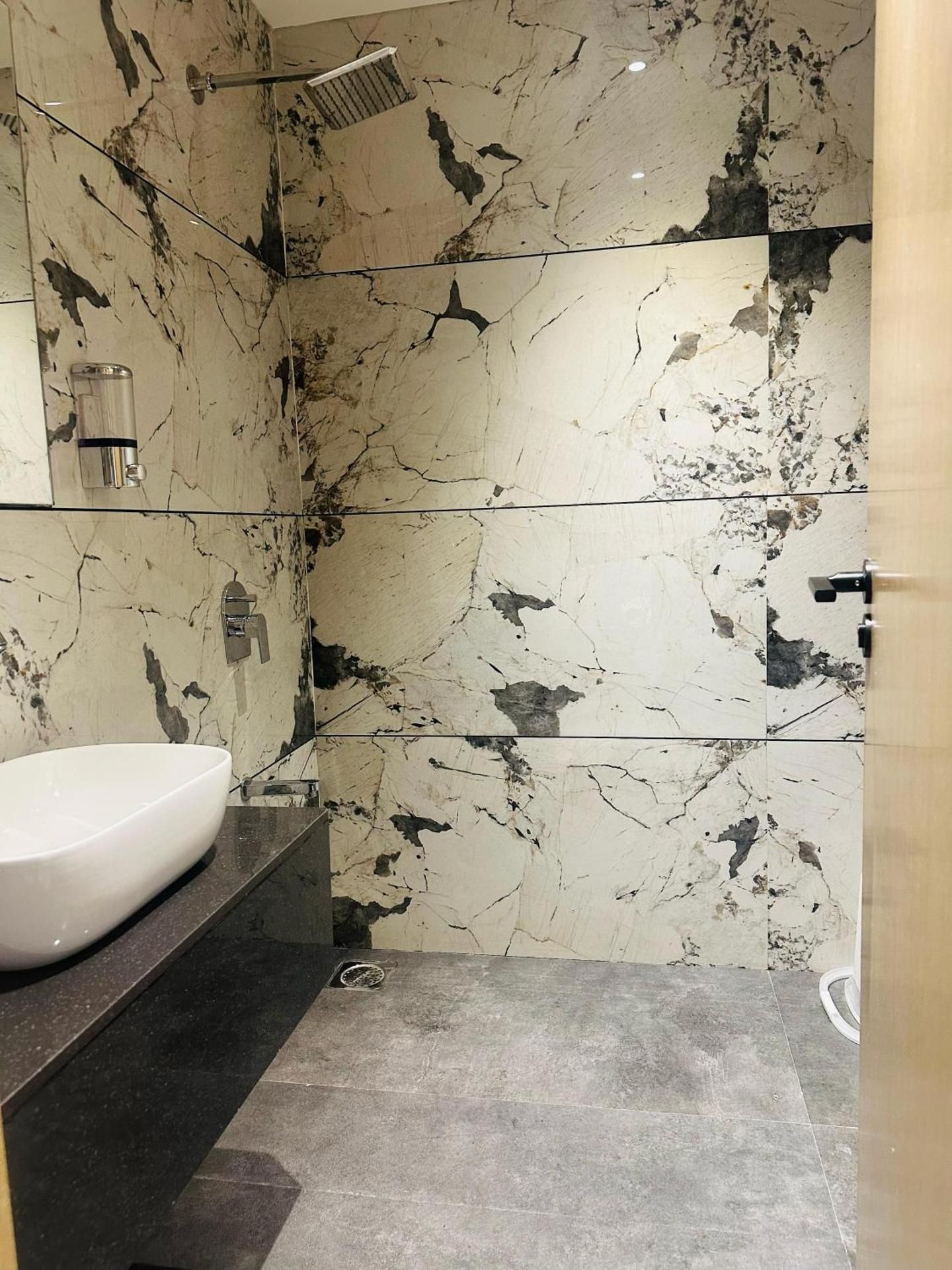 Hotel Skyro Inn Deluxe Room 3