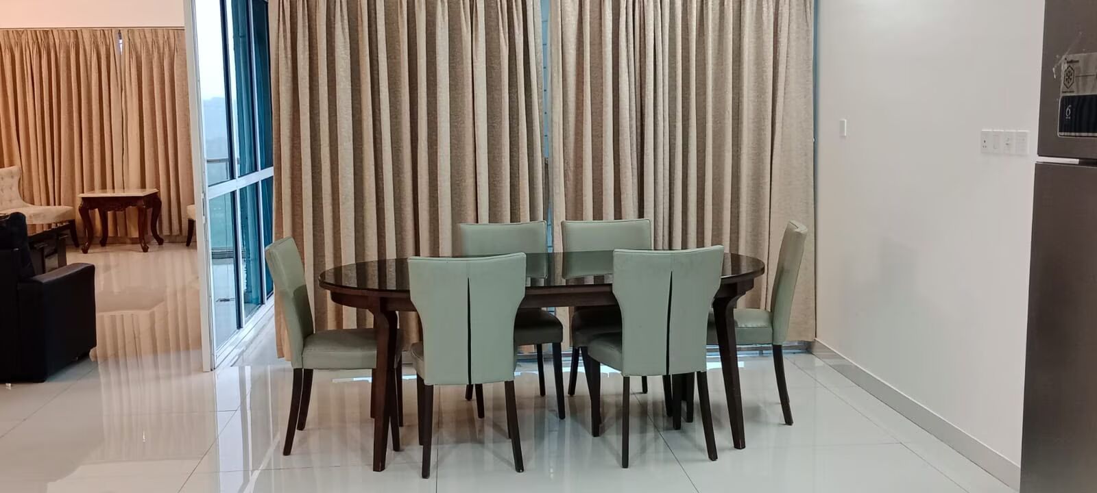 Side Image 2