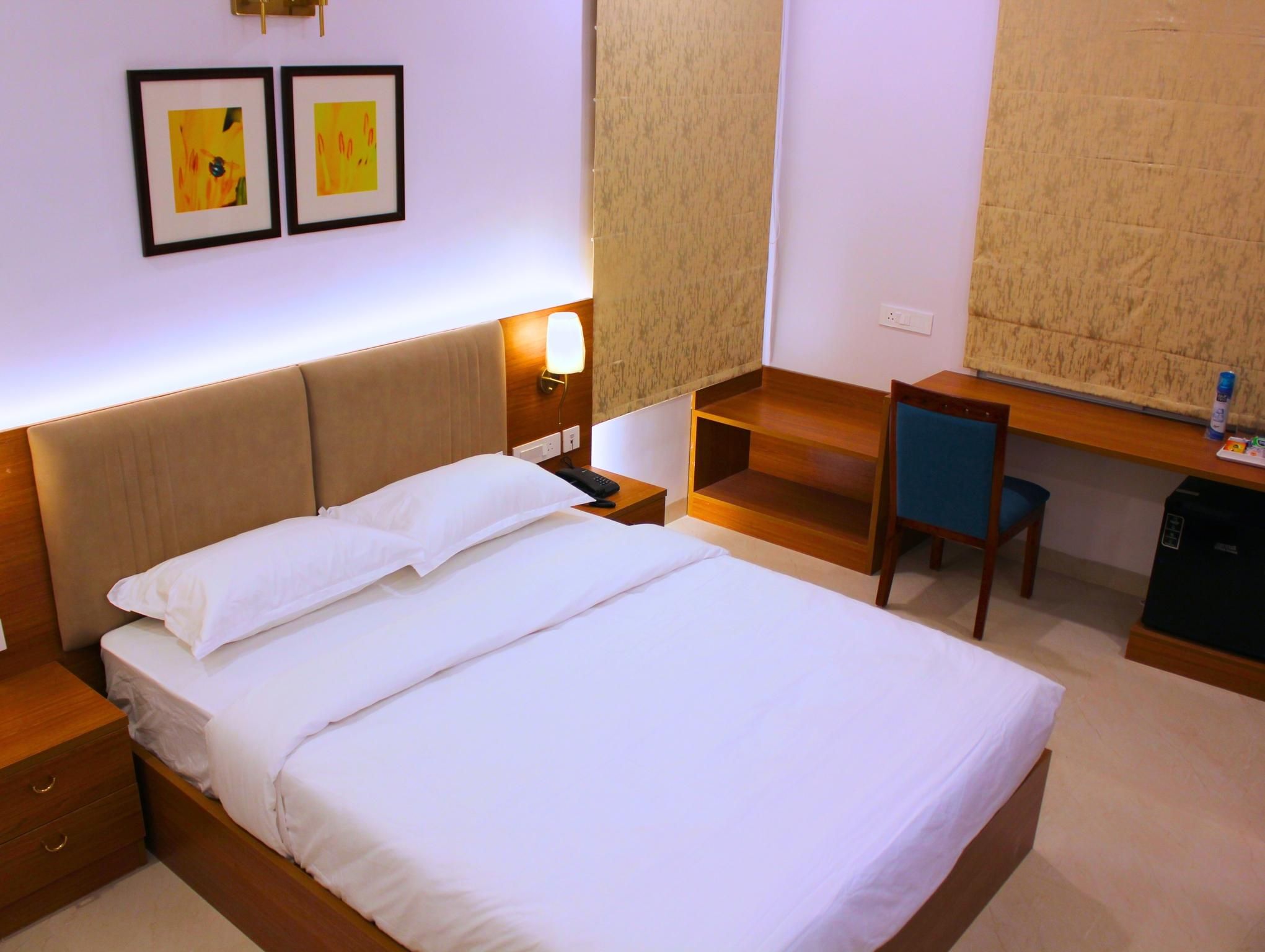 Marigold Business Hotel  Queen Room