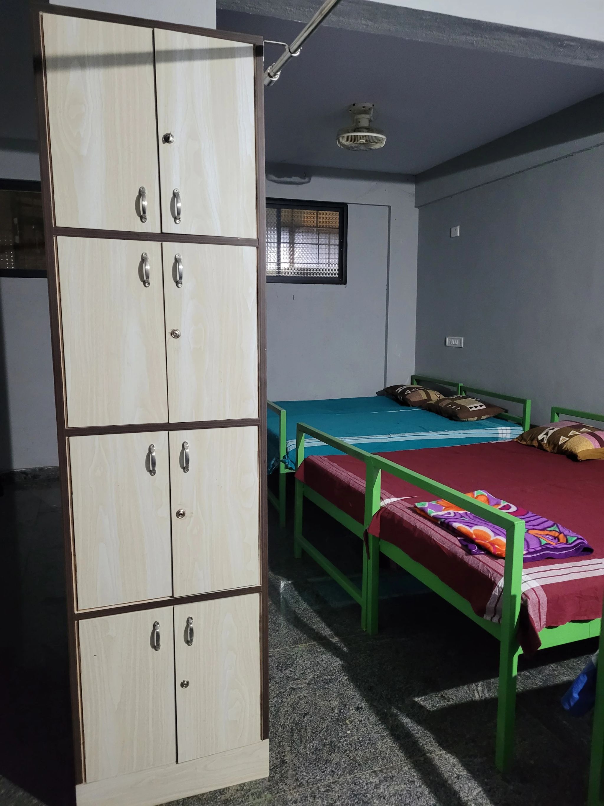 RV backpackers Hostel Dormitory for 5 People 2