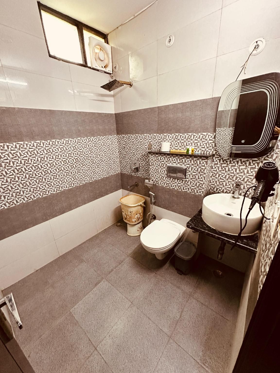 JPM Suites Noida 70 Deluxe 3