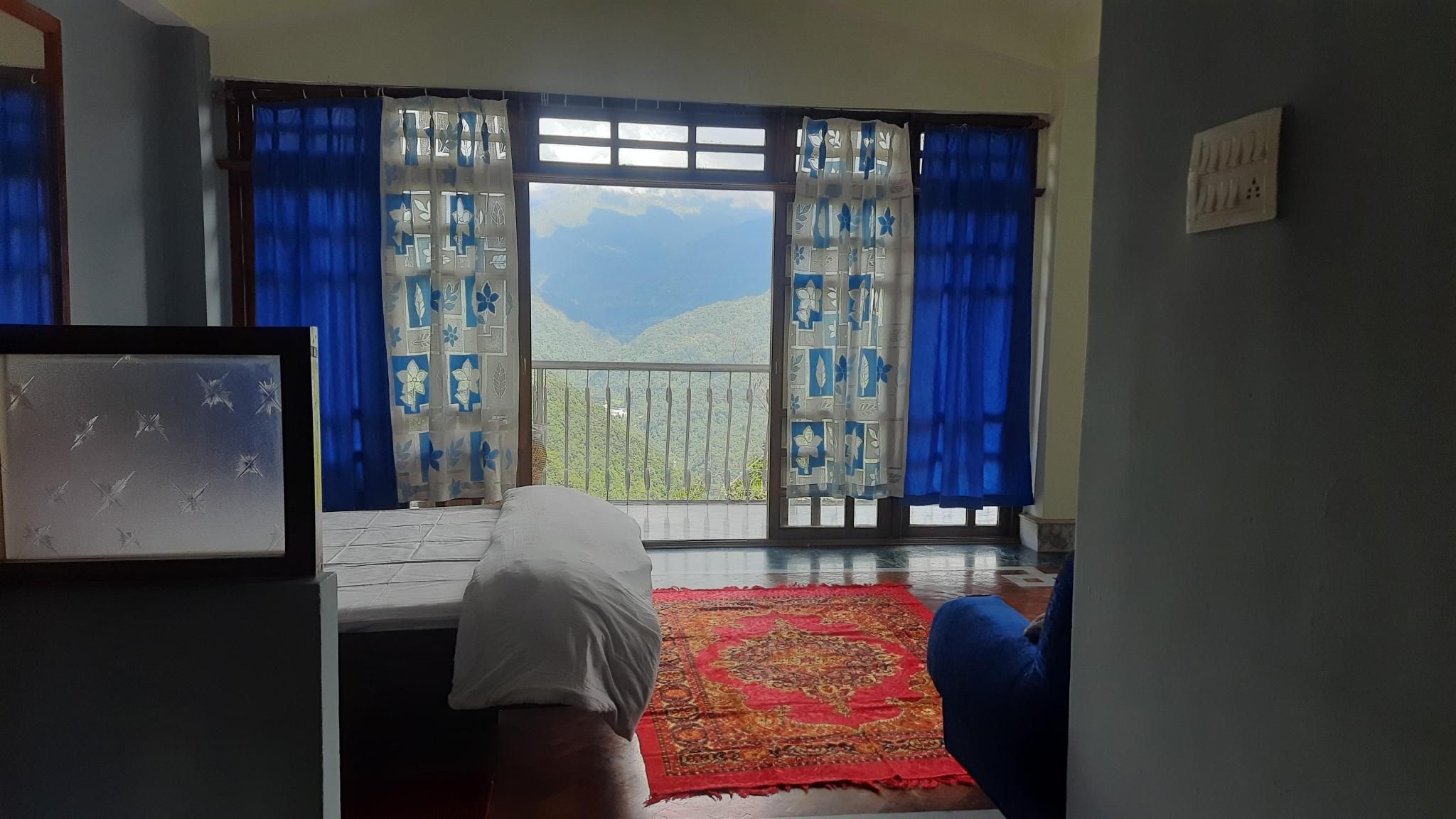 Luxury Room with Balcony