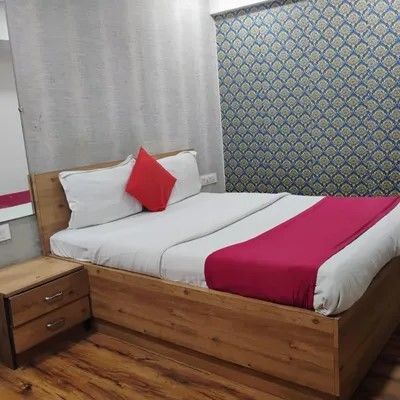 HOTEL SHREE NIVAS D - 2 Double Beds
