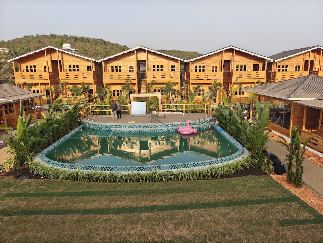The Clouds Resort, Arambol