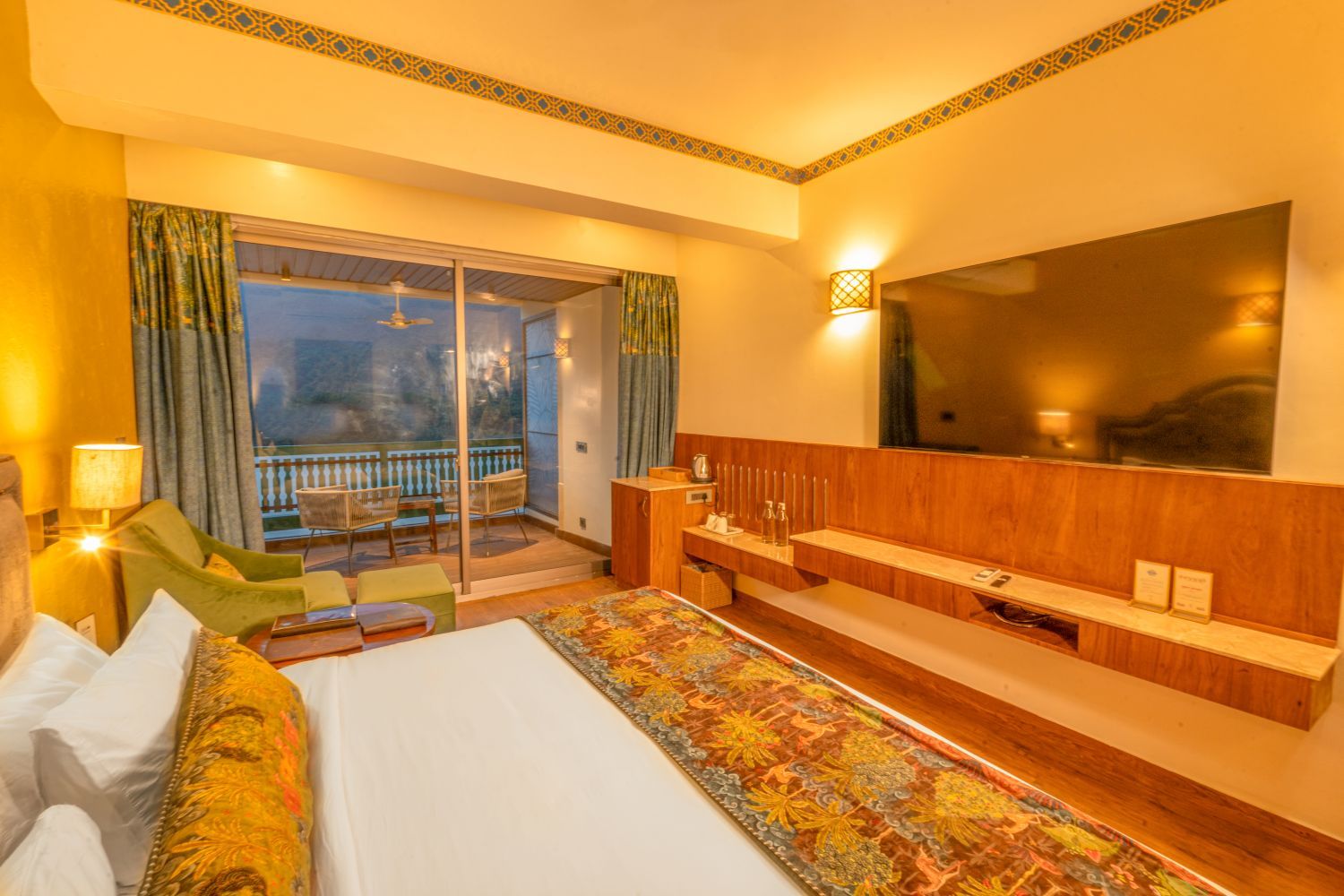 Luxury Premium- River View with Balcony