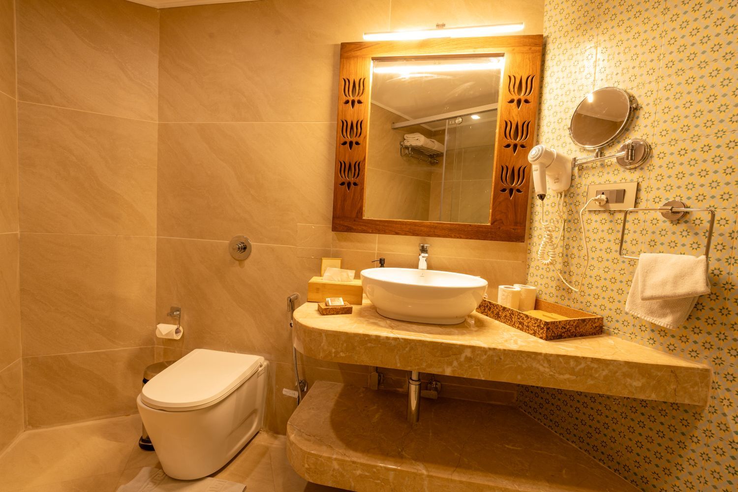 Luxury Premium- River View with Balcony