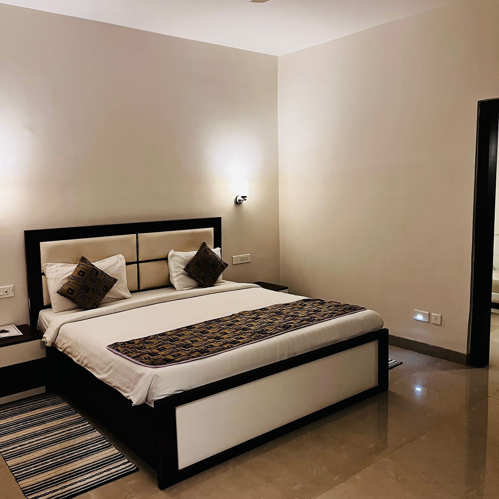 NAMAN HEIGHTS Gold - King 2