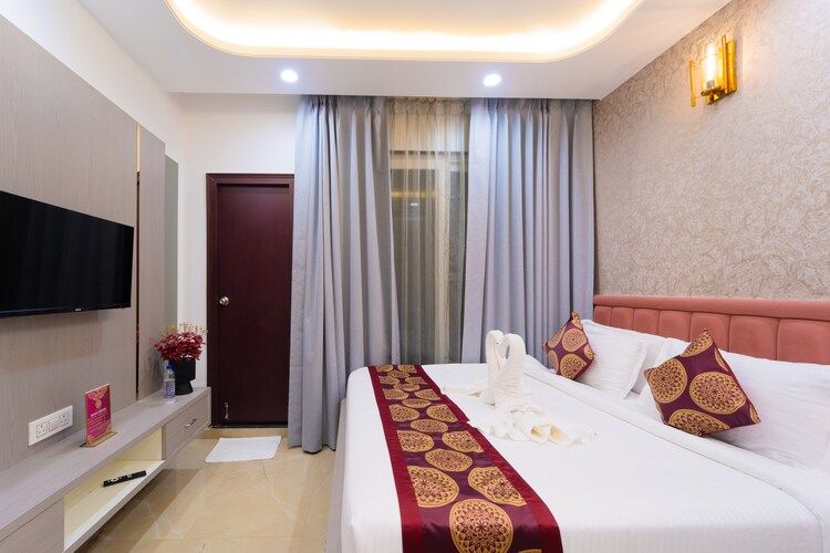 Hotel RD Ganpati Palace Deluxe Room 3