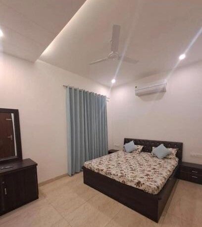 Family Room with Garden View