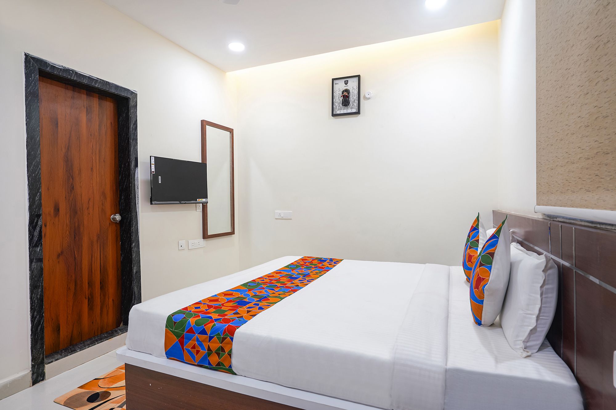  FabHotel Prime Cozy Premium Room 2