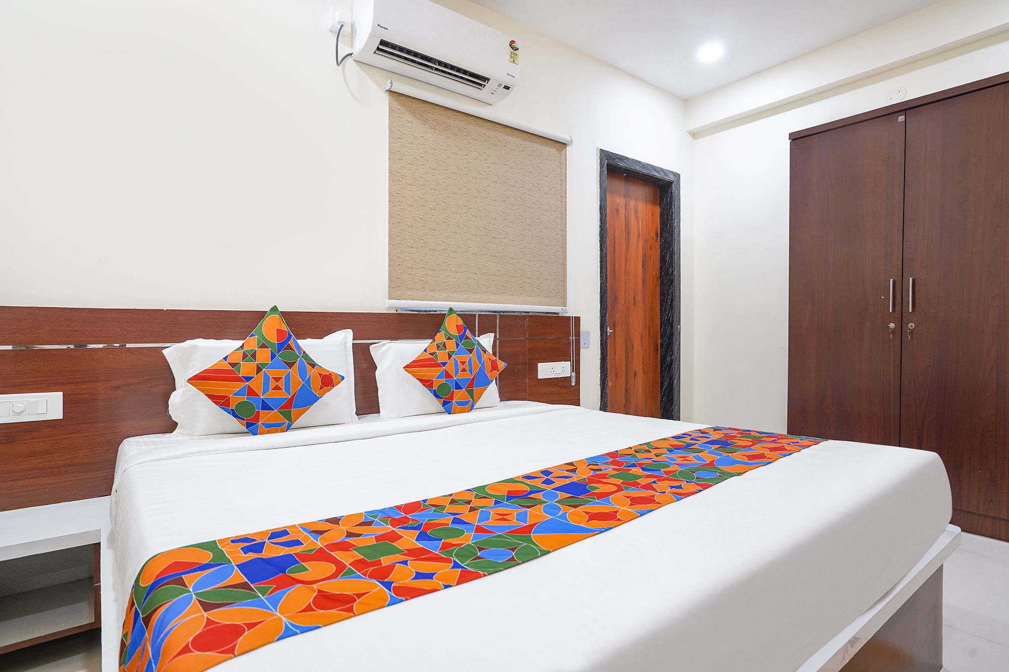  FabHotel Prime Cozy Premium Room