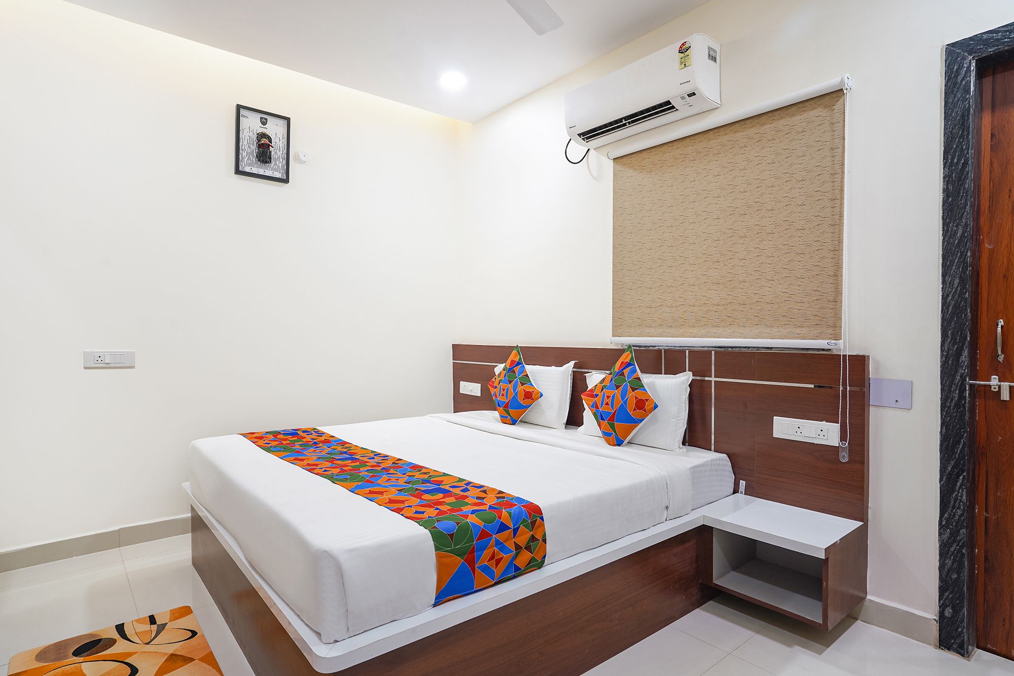  FabHotel Prime Cozy Premium Room 3