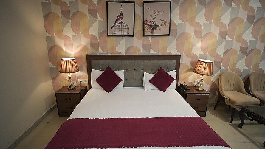 Executive Suites 1 BHK