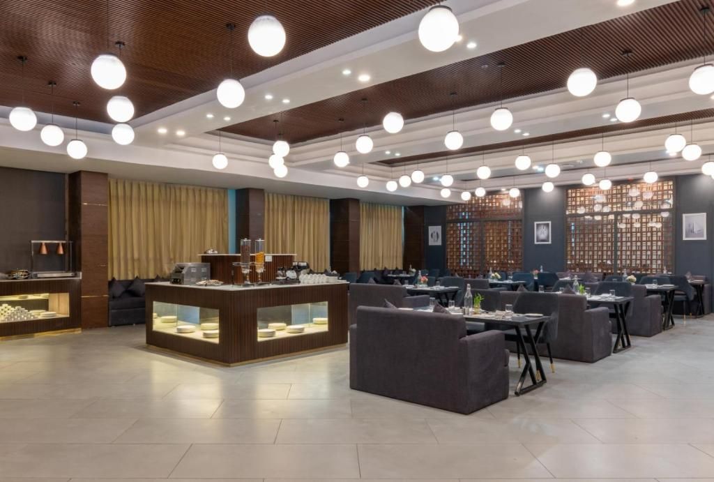 Food & Dining
