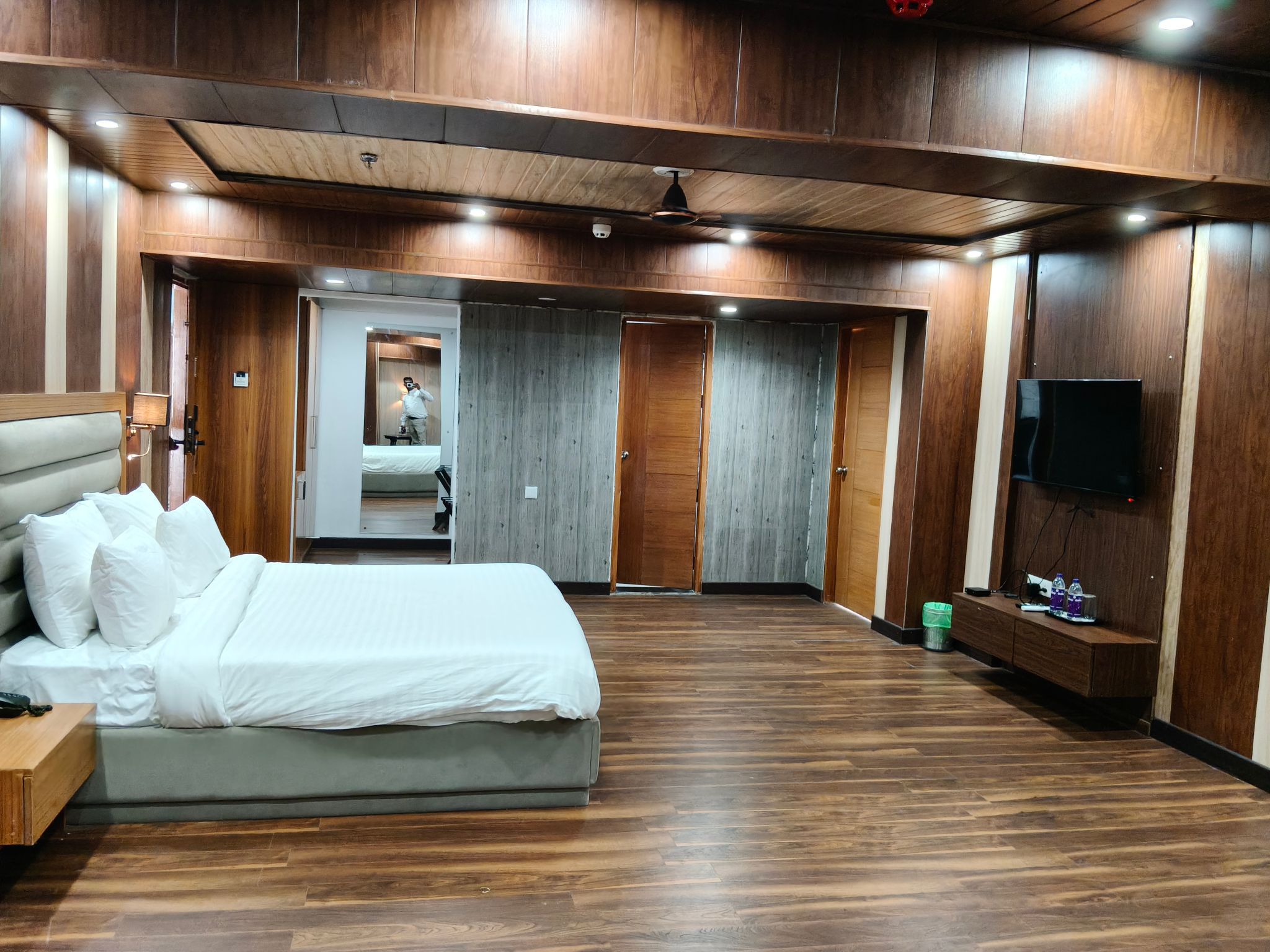 Clarks Inn Express, Raj Nagar Extension, Ghaziabad Suite Room 4