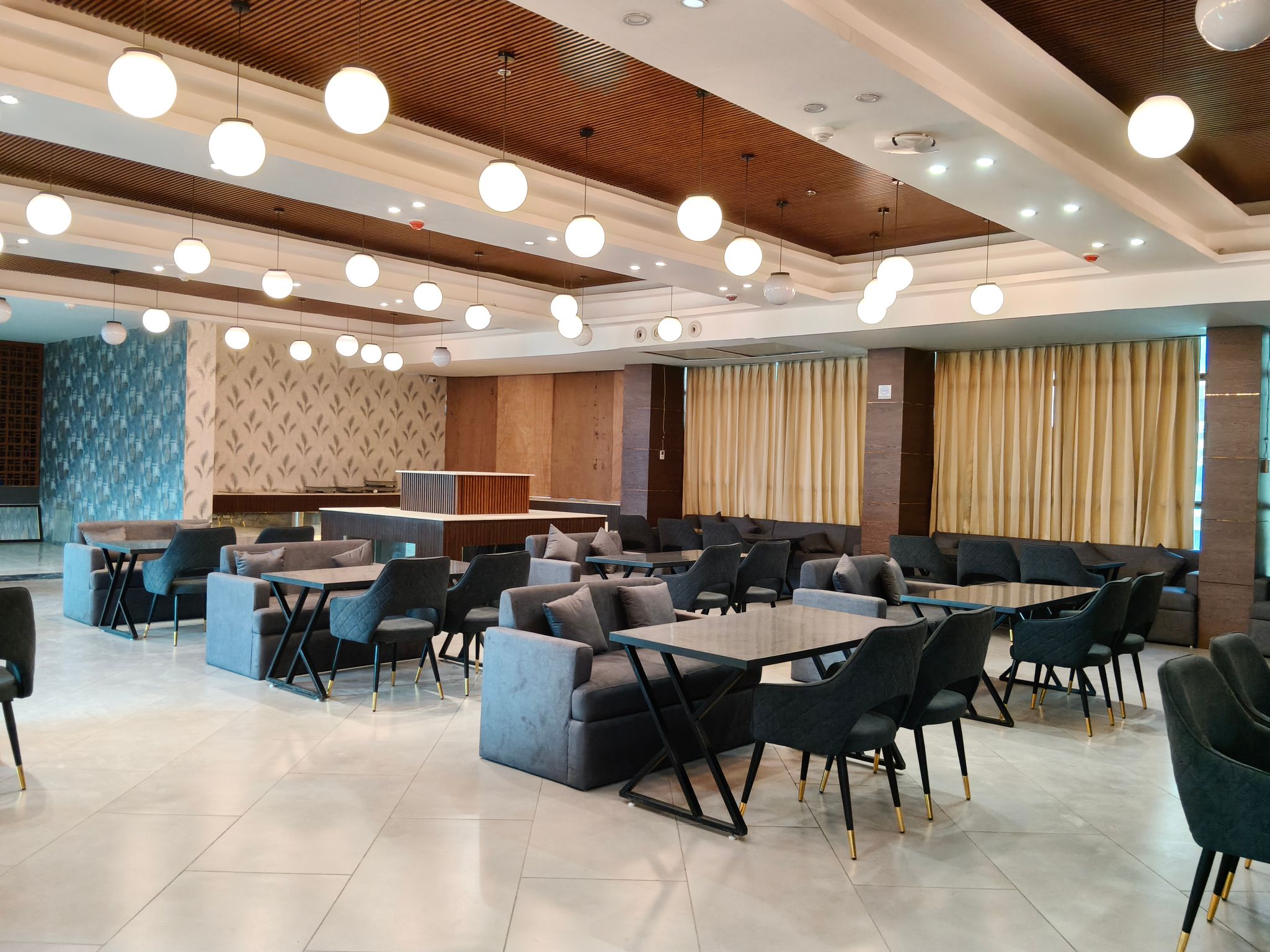 Food & Dining